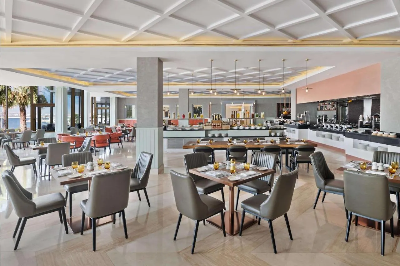 Ja Beach Hotel, Дубай