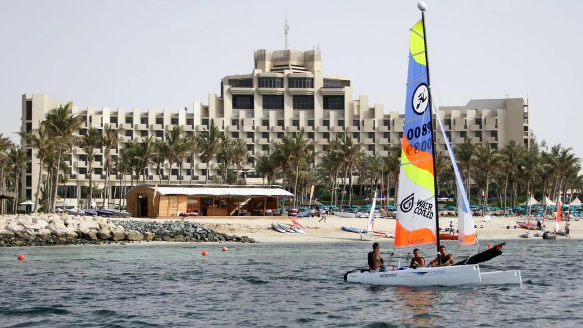 Resort Ja Beach Hotel, Dubai