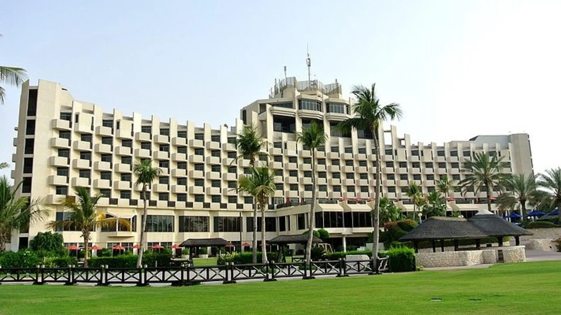 Ja Beach Hotel, Dubai Resort